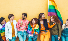 Desafíos que Enfrentan los Jóvenes LGBTQ _ Una Mirada Más Cercana